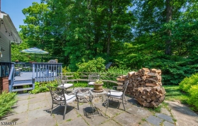 Building Photo - 10 Judith Ann Dr