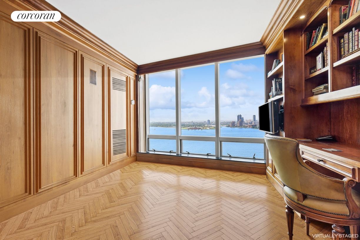 Building Photo - 10 West St