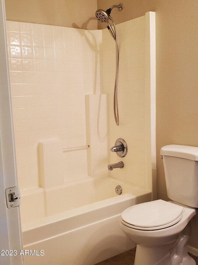 Building Photo - 15021 W Ventura St