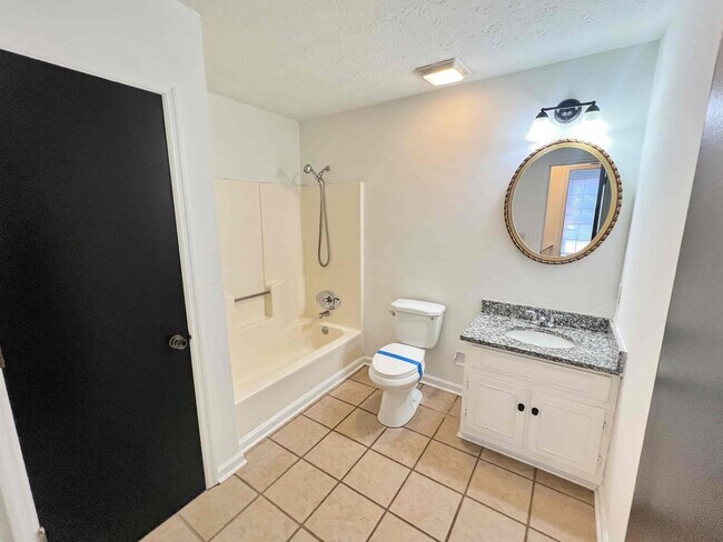 Building Photo - Fantastic 3 BR/ 2.5 BA Home in Kennesaw!