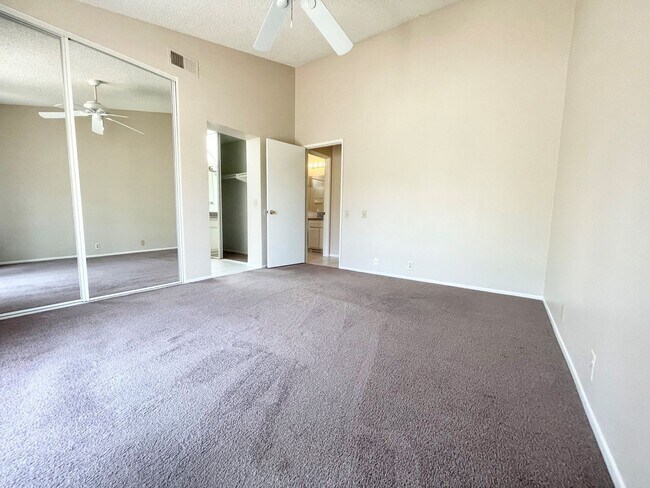 Building Photo - 1008 Bridle Path Way