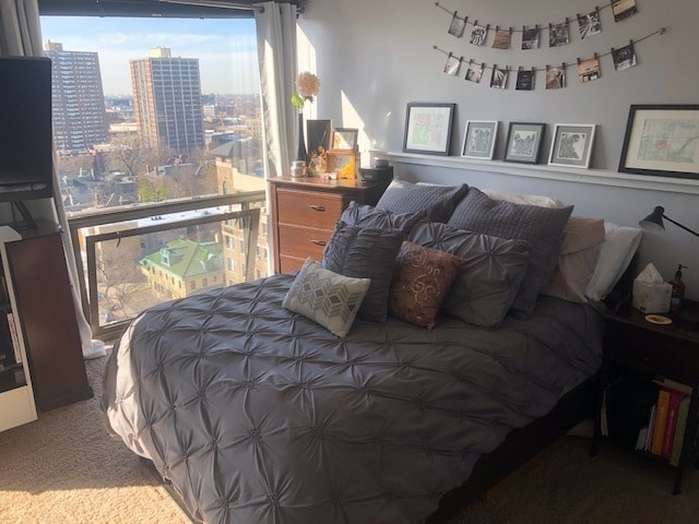 Building Photo - 4343 N Clarendon Ave