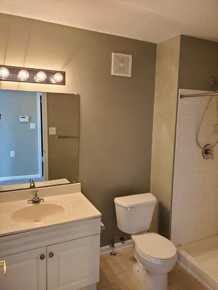Master Bath - 3110 Bellamy Way