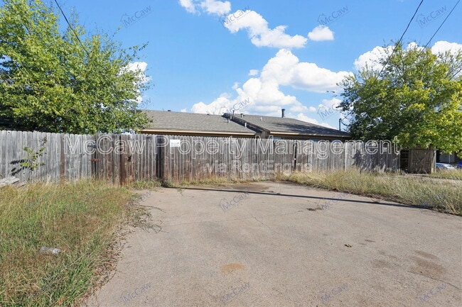 Building Photo - 2716 Rustic Frst Rd