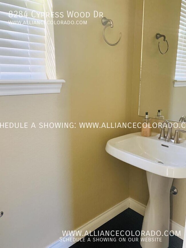 Building Photo - 8284 Cypress Wood Dr