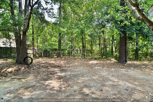 Building Photo - 121 Manorwood Ct