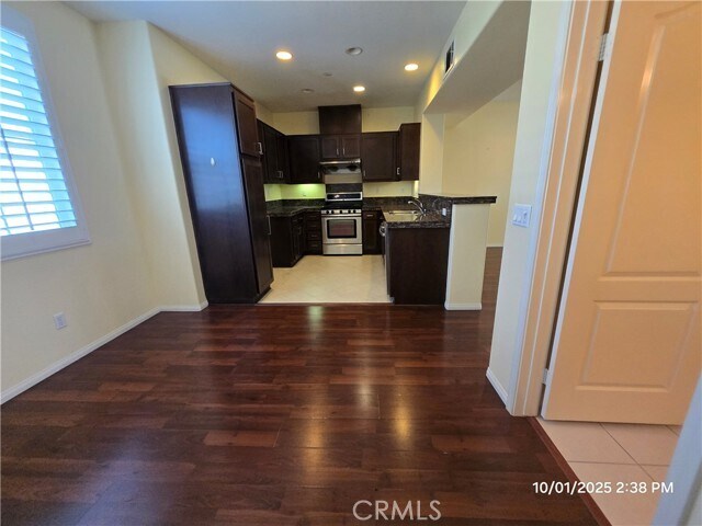 Building Photo - 17871 Shady View Dr
