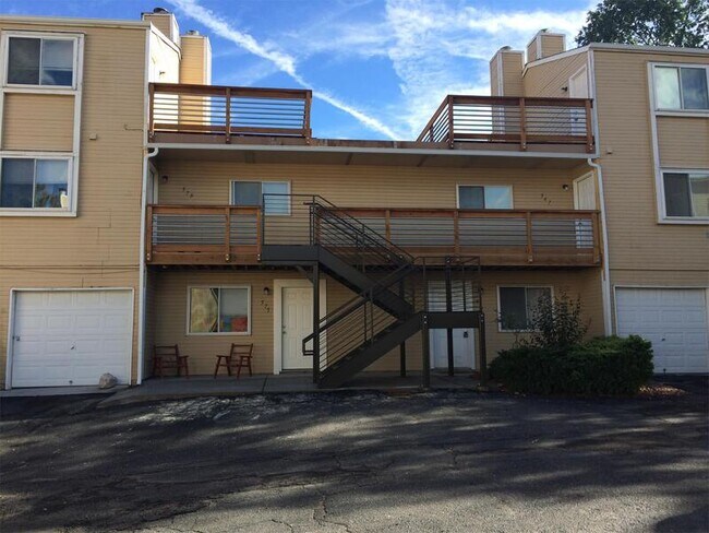 Building Photo - 571 Winnie Way