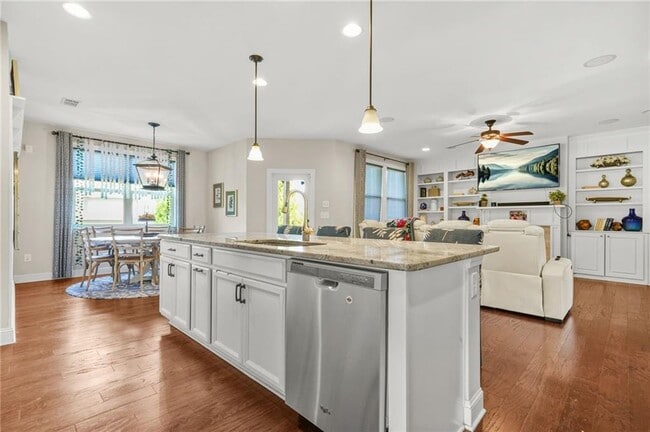 Building Photo - 705 Pressing Dr