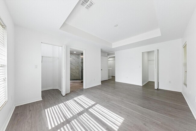 Building Photo - 402 Seminole Palms Dr