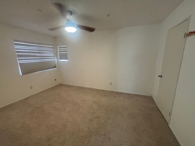 Building Photo - 40067 Villa Moura Dr