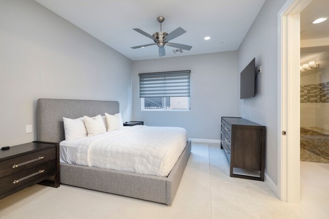 Building Photo - 675 Scenic Rim Dr