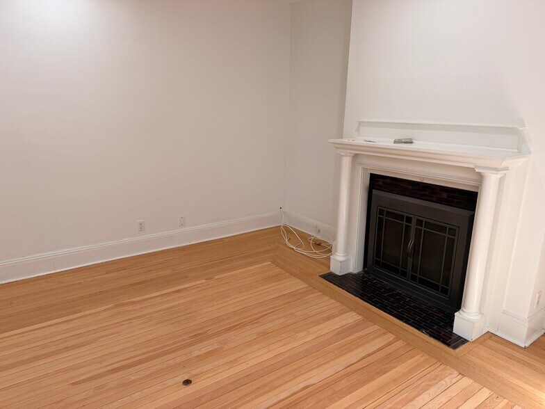 Building Photo - 1768 Beacon St