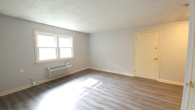 Building Photo - 230 Chickering Rd