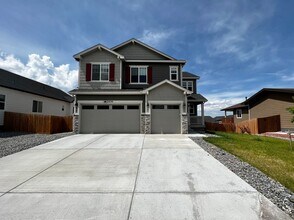 Building Photo - 5636 Bay Hl Dr