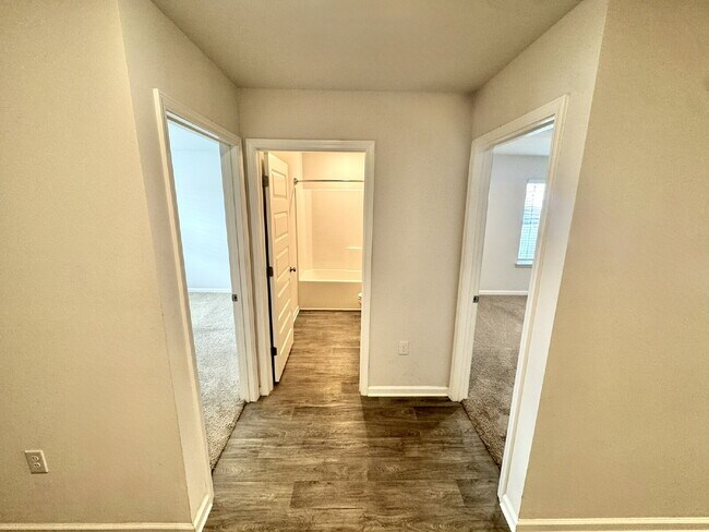 Building Photo - New rental in Brighton Oaks! Conveniently located off Hwy 231, this community conveniently close ...