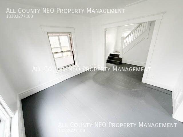 Building Photo - 518 Rentschler St