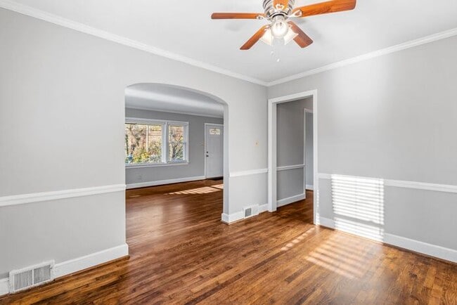 Building Photo - Adorable Brick Ranch Home in the Desirable Lindley Park Area! Updated, Hardwood Floors, Fenced!