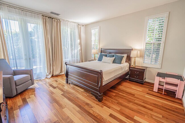 Building Photo - 4 Bedroom Home for Rent in The Woodlands!