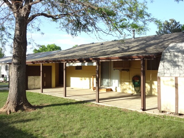 Building Photo - 1117 Ponderosa Dr