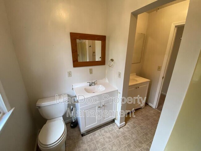 Building Photo - 8442 Indiantown Rd