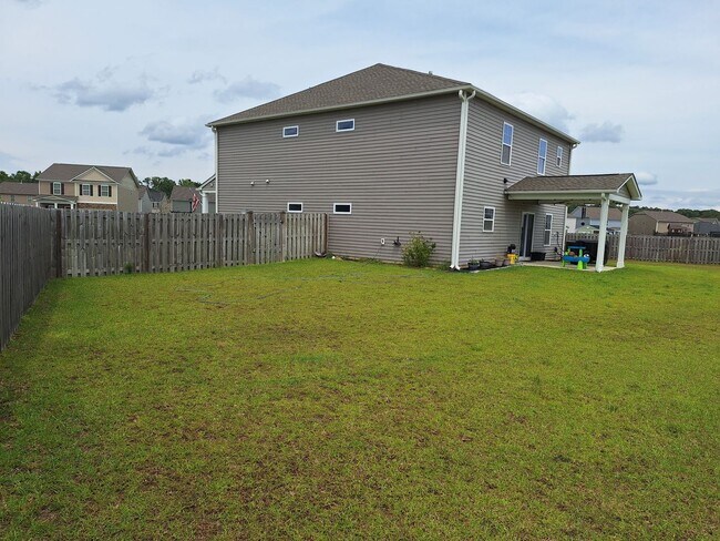 Building Photo - Magnificent Five Bedroom Home in Elgin SC!