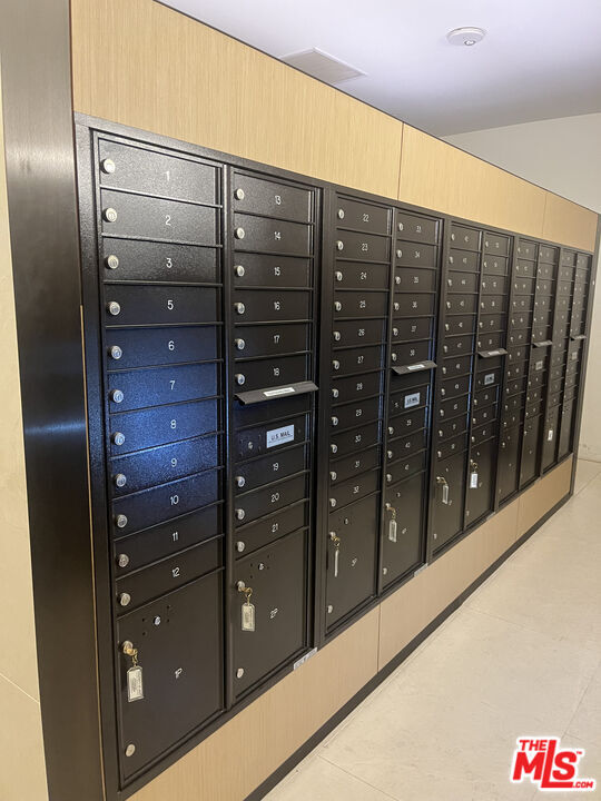 Building Photo - 889 Francisco St