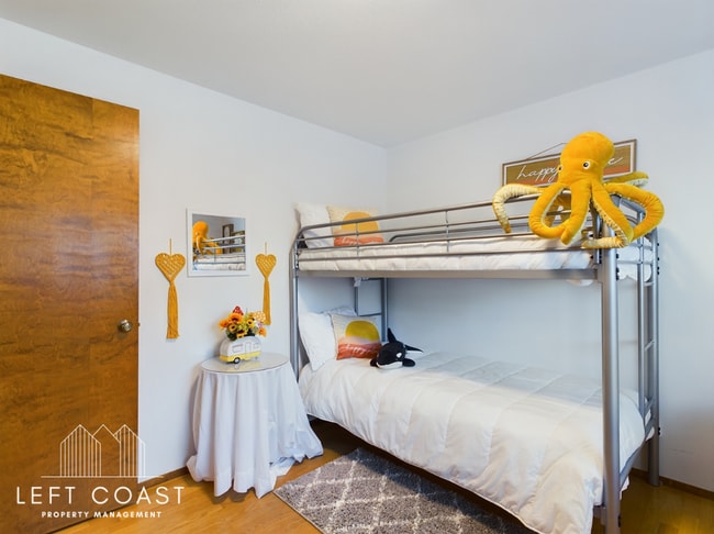 Building Photo - 890 SW 7th St