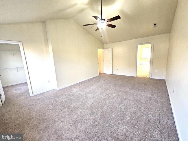 Building Photo - 6125 Hot Spring Ln