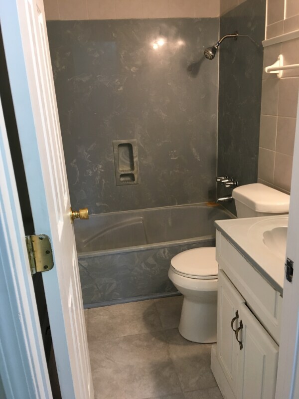 Building Photo - 659 Meadow Dr