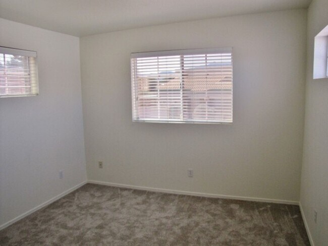 Building Photo - 3BR/2BA/2CG, 1615 sq.ft. home in Sierra Springs subdivision in Sierra Vista, AZ