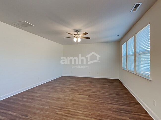 Building Photo - 2135 Laurel Vlg Cir