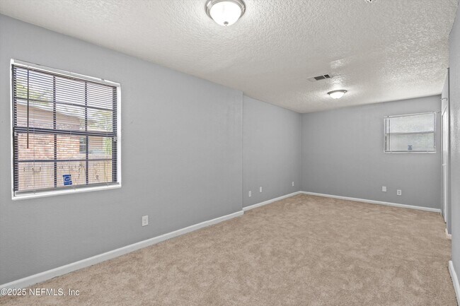 Building Photo - 2739 King Cole Dr