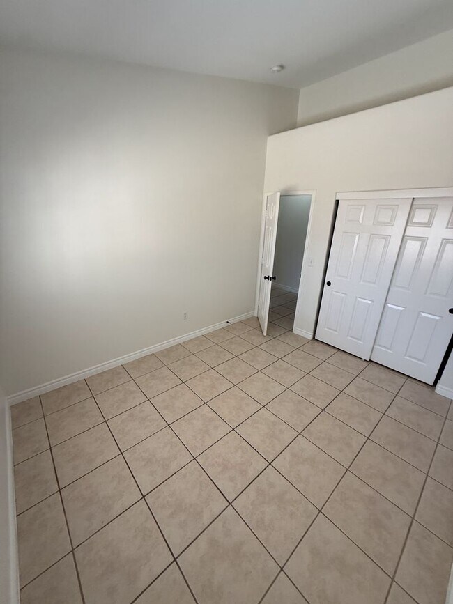 Building Photo - 8960 Tumbling Pebble Way