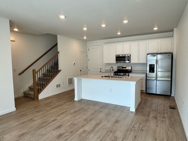 Building Photo - 7348 W Asbury Dr