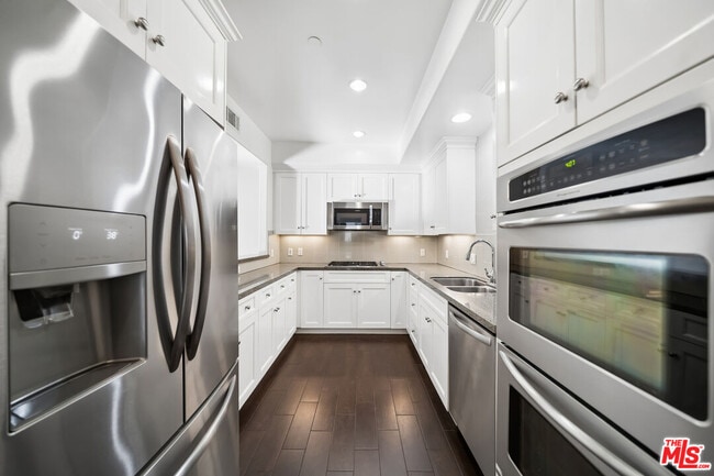 Building Photo - 1050 S Holt Ave