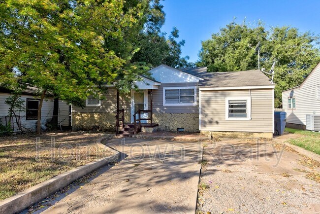 Building Photo - 9809 N McKinley Ave