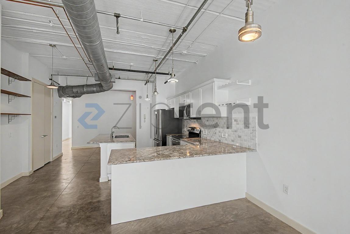 Building Photo - Unit 203