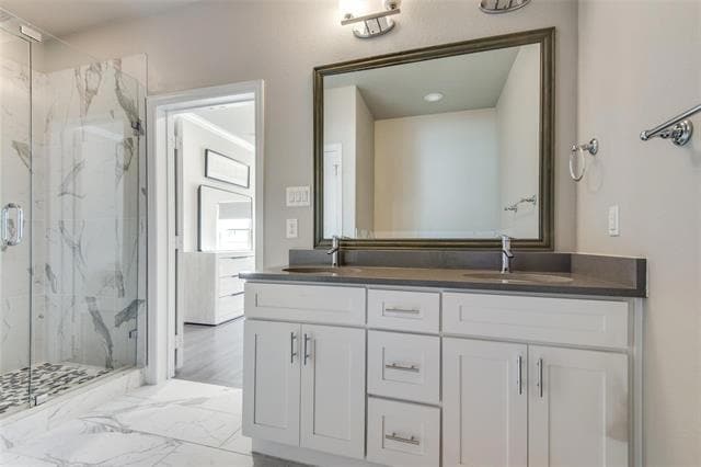 Building Photo - 2821 Lindale Dr