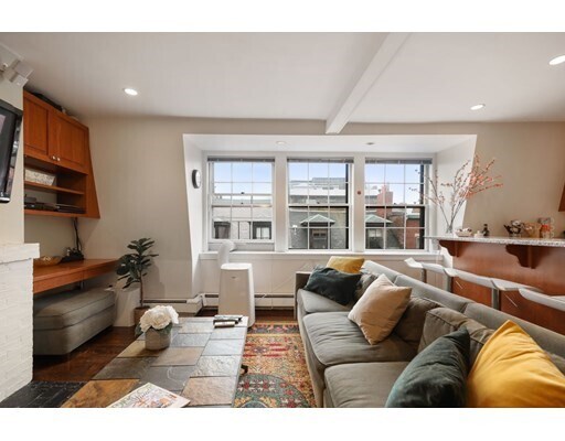 Building Photo - 55 W Cedar St