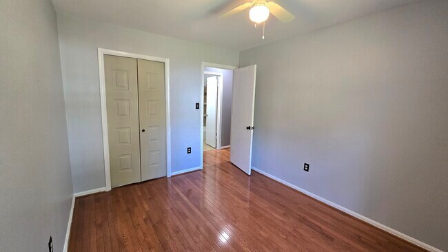 Building Photo - 6157 Green Hollow Ct
