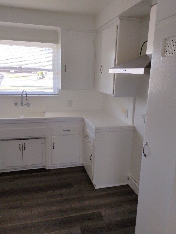 Building Photo - 6510 Brynhurst Ave