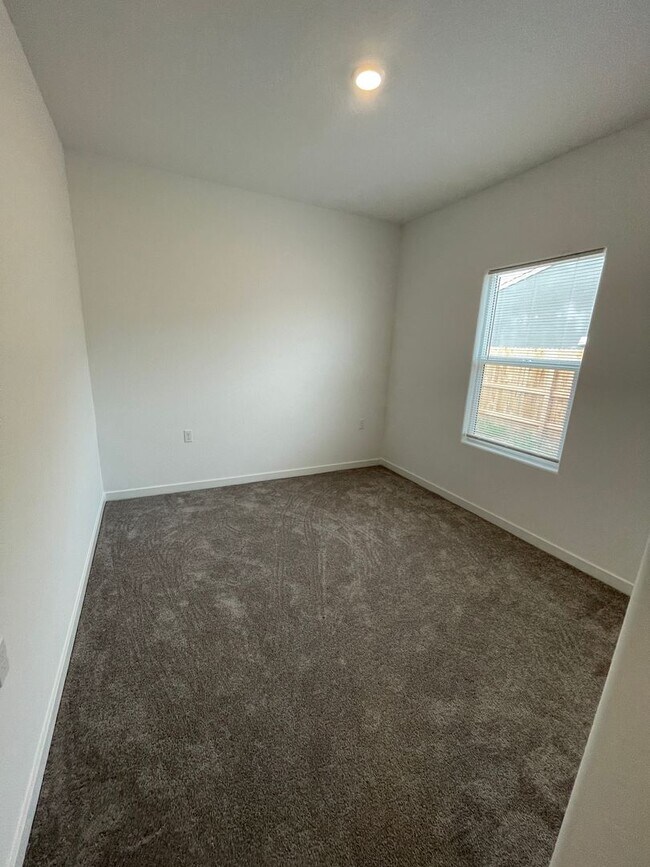 Building Photo - Stunning 3-Bed, 2-Bath Lennar Home in Fresno – Your Dream Home Awaits!