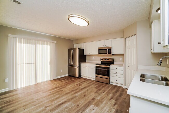 Building Photo - 4880 Grimm Dr