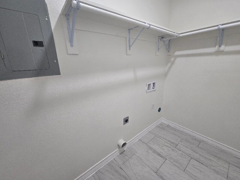 Building Photo - 512 S Hackberry St