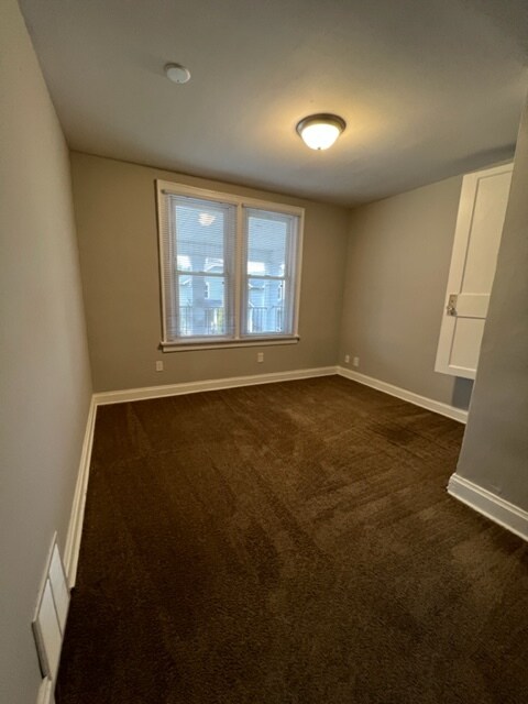 Building Photo - 350 E Hinman Ave