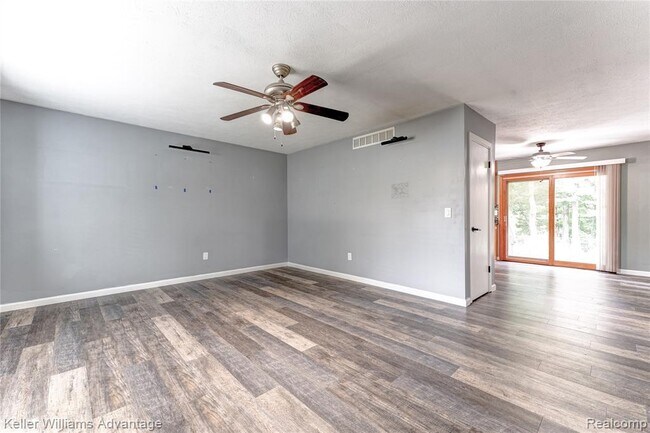 Building Photo - 16840 Savoie St
