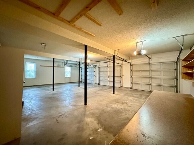 Building Photo - Stunning Single-Family Home with Plenty of...