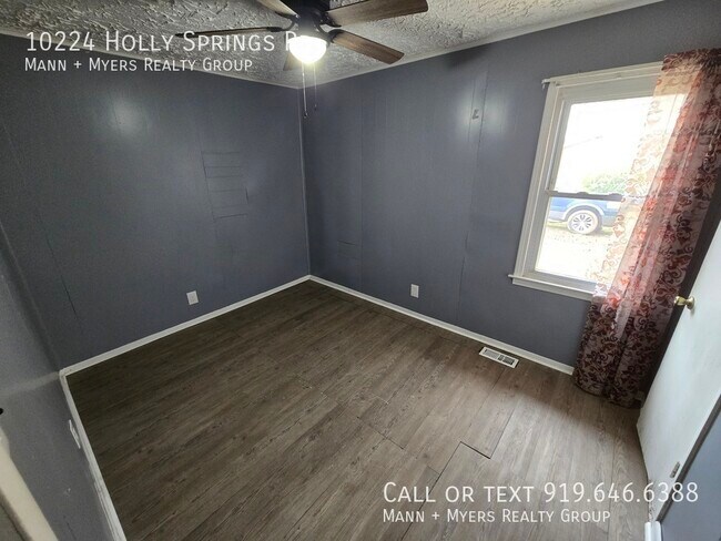 Building Photo - 10224 Holly Springs Rd