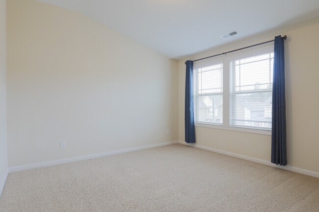 Building Photo - 1503 Hemlock Hill Dr
